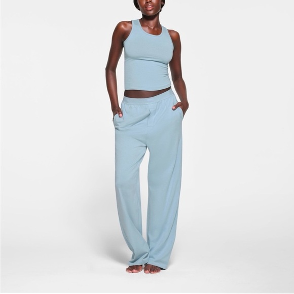 SKIMS Loose Boyfriend Pant NWT XS NEW DENIM BLUE NEW - Picture 2 of 6